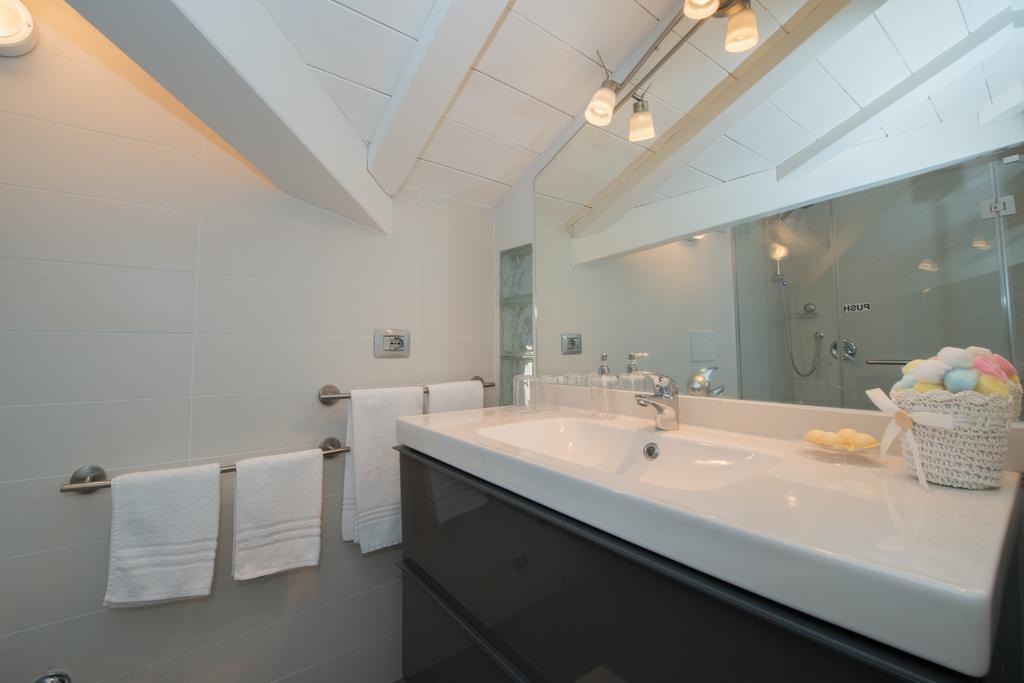 Il Pontile Apartment Беладжо Екстериор снимка