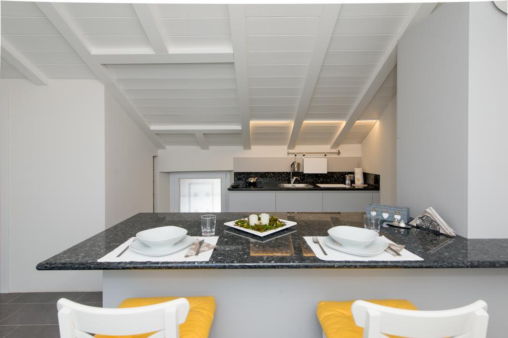 Il Pontile Apartment Беладжо Екстериор снимка